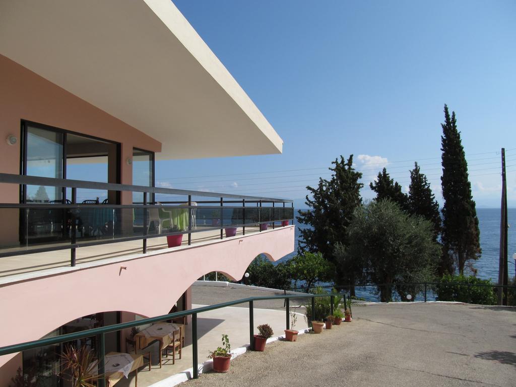 Karina Hotel Benitses  Buitenkant foto