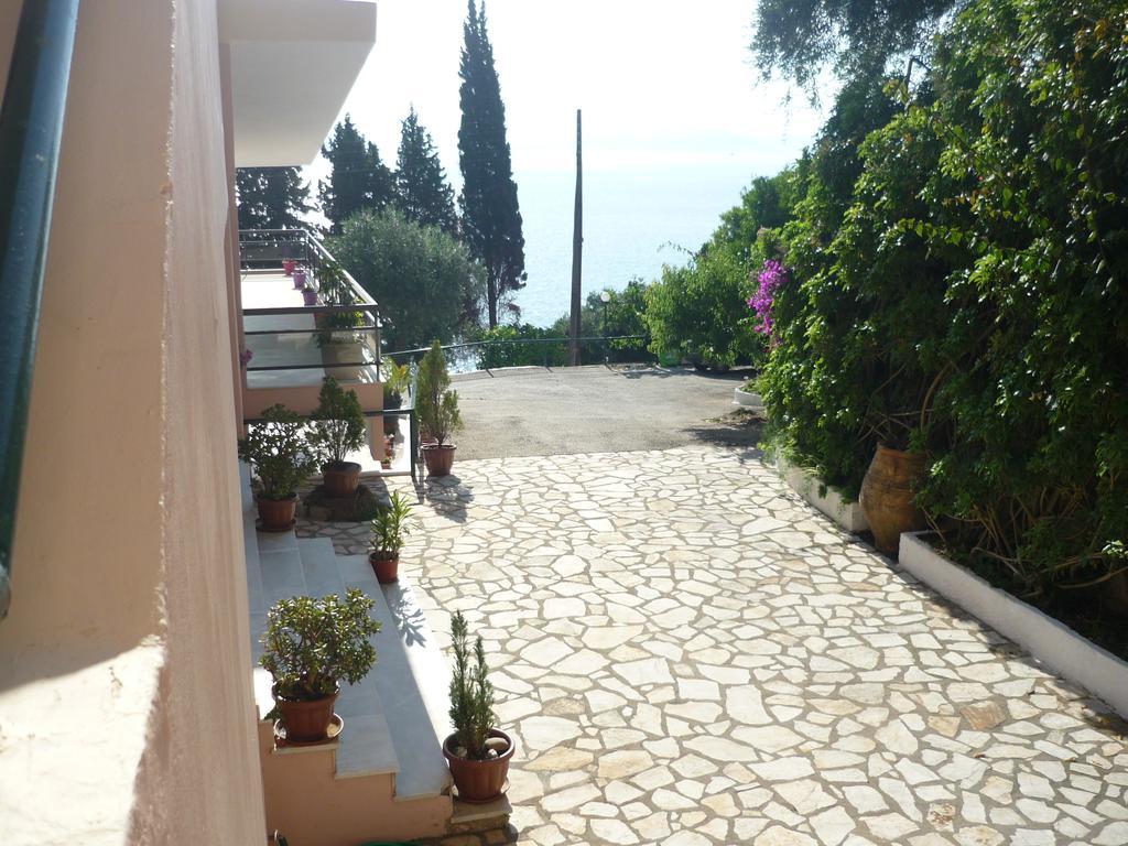 Karina Hotel Benitses  Buitenkant foto