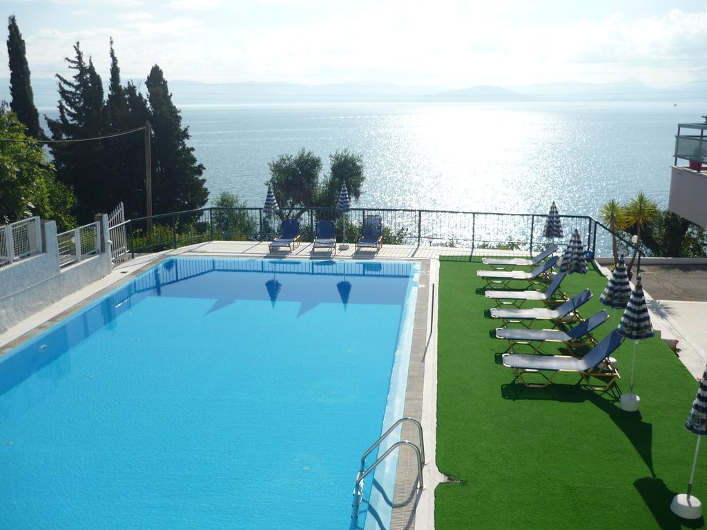 Karina Hotel Benitses  Buitenkant foto