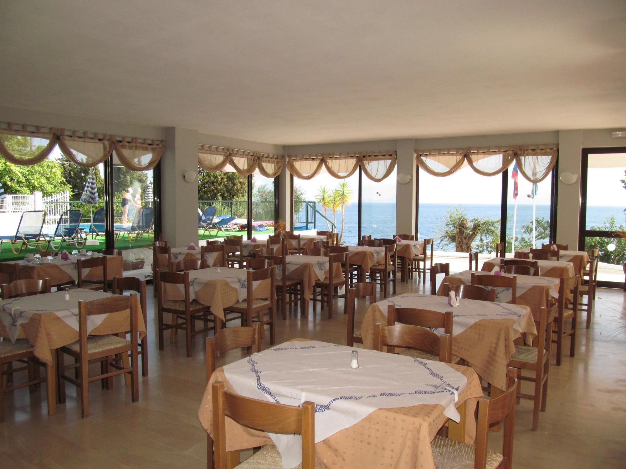 Karina Hotel Benitses  Buitenkant foto