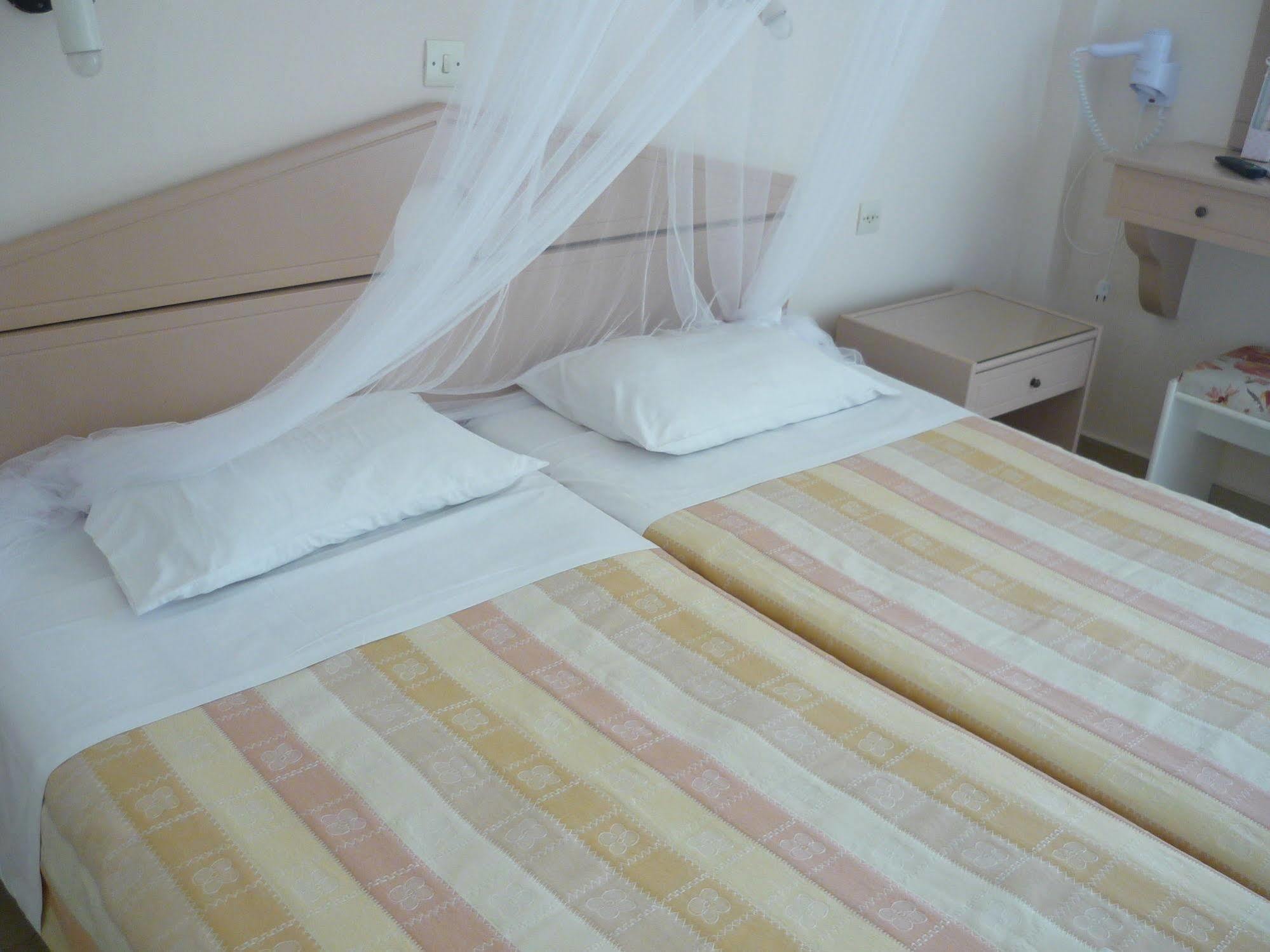 Karina Hotel Benitses  Buitenkant foto