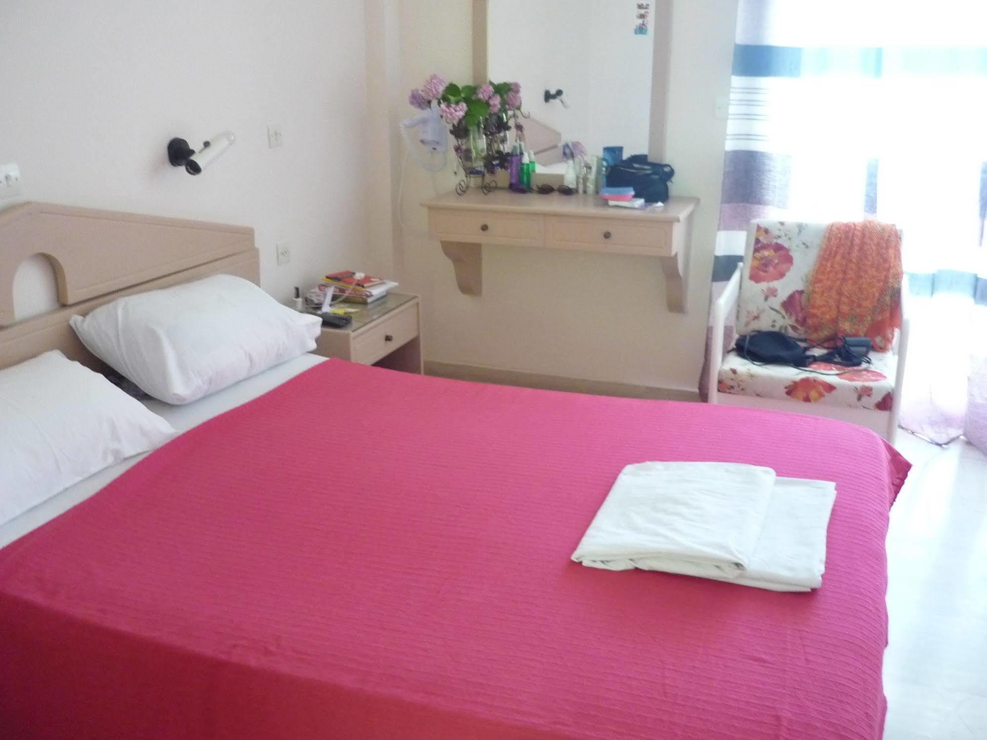 Karina Hotel Benitses  Buitenkant foto