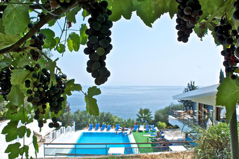 Karina Hotel Benitses  Buitenkant foto